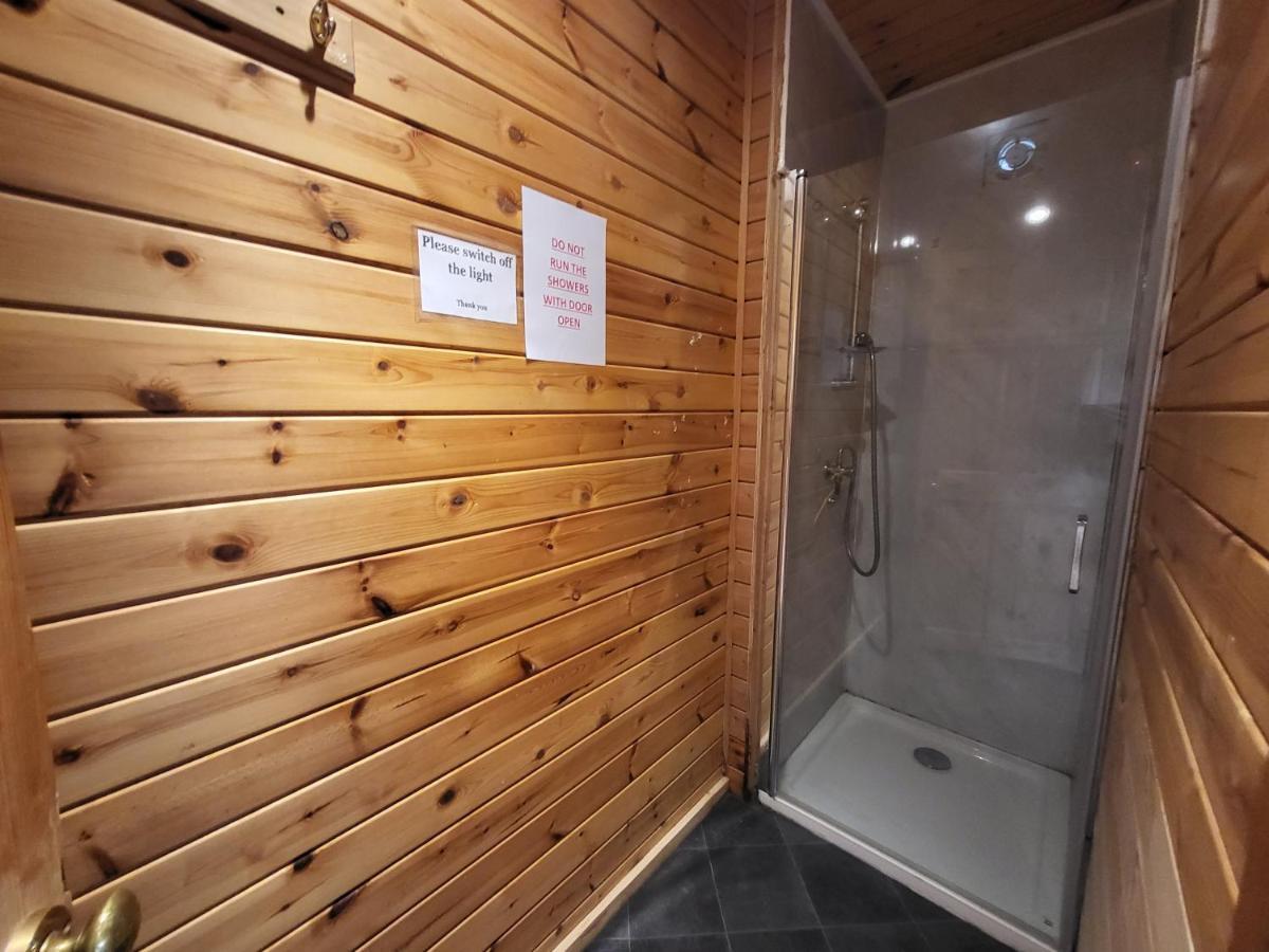 Rustic Pods Riverview Holiday Park Линкълн Екстериор снимка